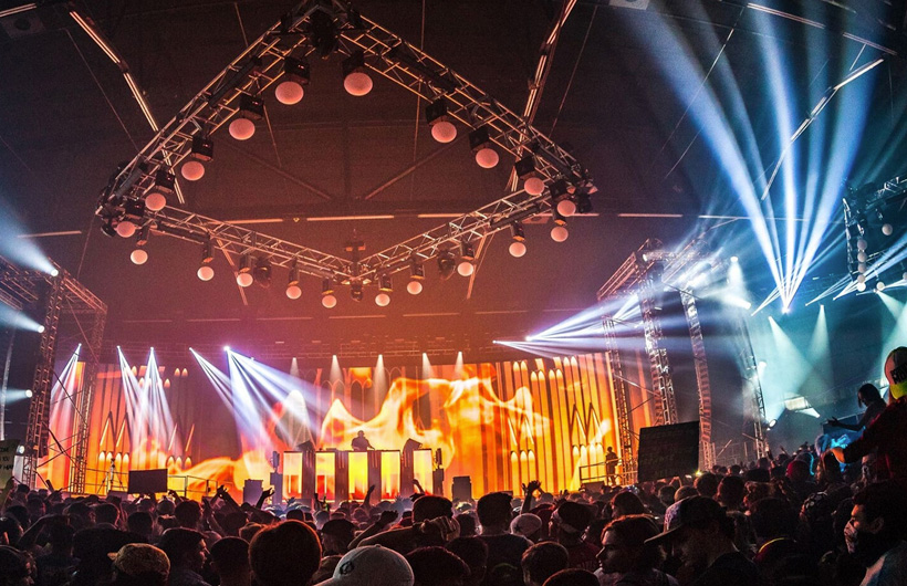Grand Layer bleachers with steel structure canopy in Niger11
