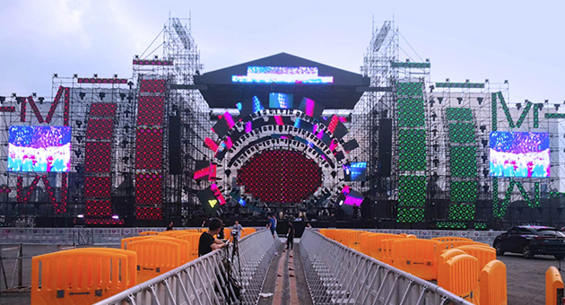 Rigging Solution by Thern Stage: University of Toronto Mississauga Art Gallery11